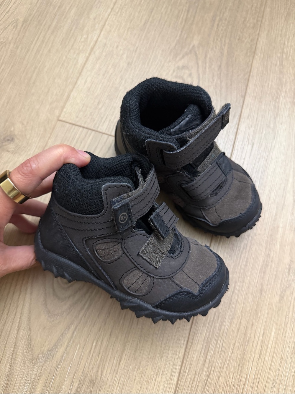 Stride rite rugged Ritchie 2 size 6.5 hiking shoes